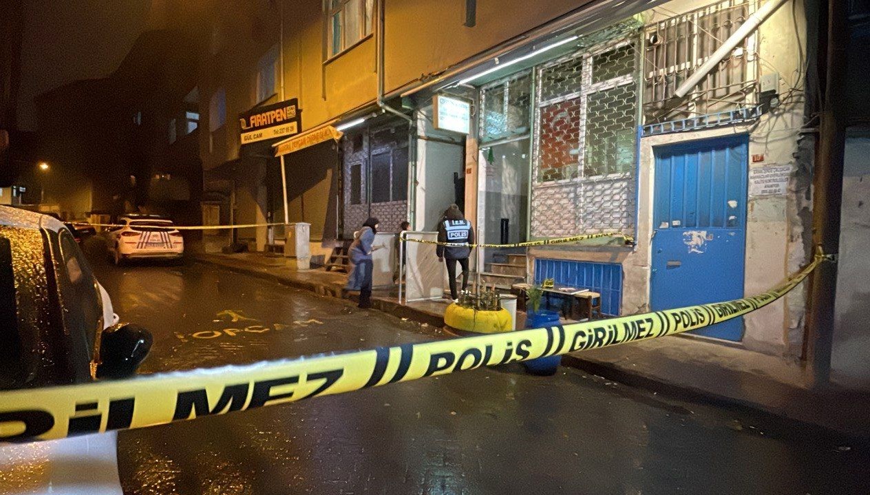 Beyoğlu’nda dernek lokaline silahlı taarruz: 3 yaralı