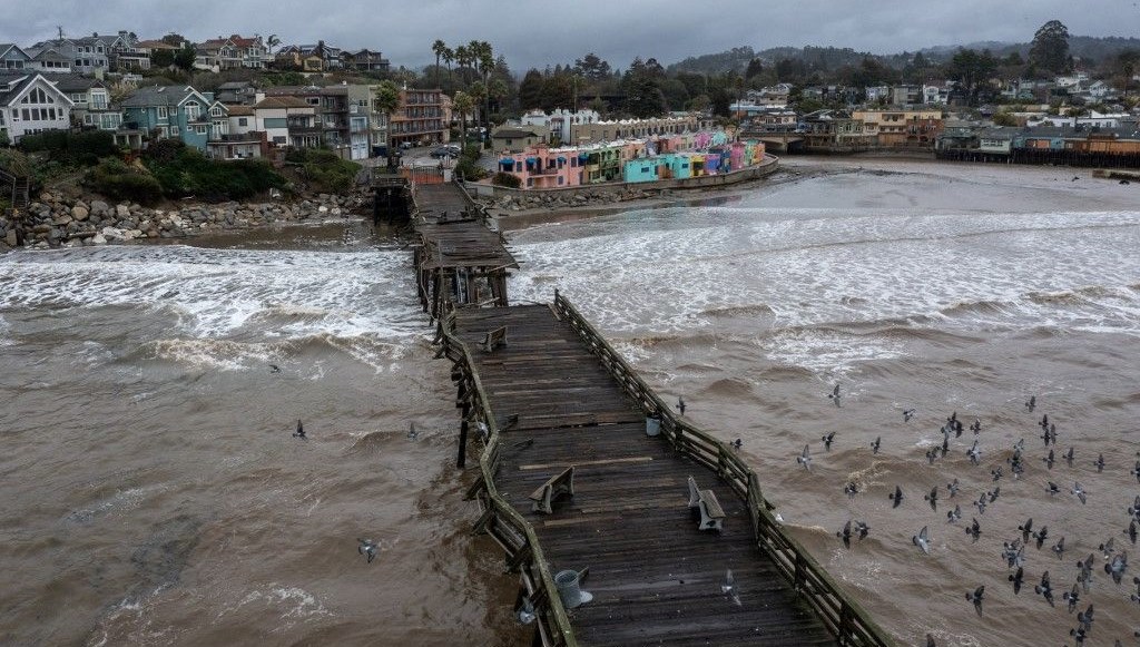 California’da sel ve fırtınalar büyük ziyana yol açsa da kuraklığı azalttı