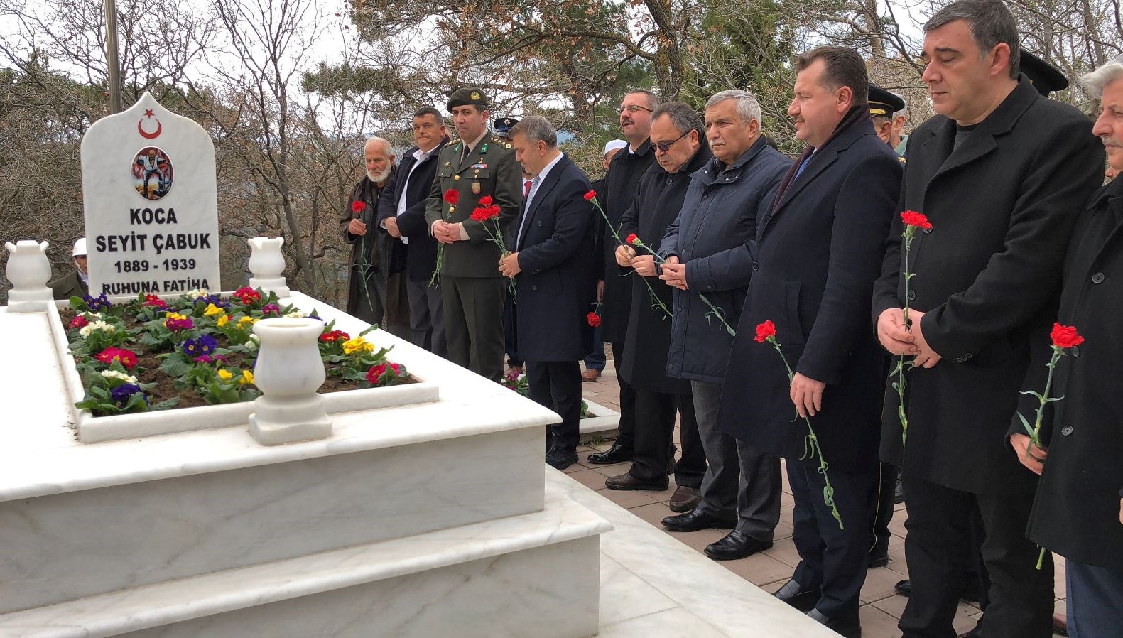 Çanakkale kahramanı Seyit Onbaşı mezarı başında anıldı