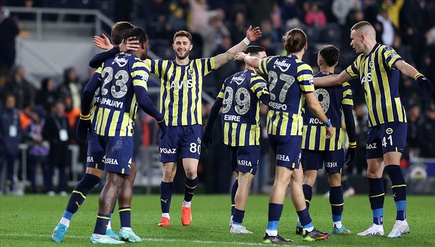 Fenerbahçe UEFA Avrupa Ligi’nde çeyrek final için Sevilla karşısında: Eksikler ve birinci 11’ler