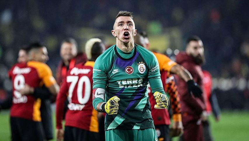 Galatasaray Kaptanı Muslera: Rakipler bize karşı yüzde 200 ile oynuyor