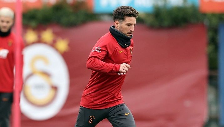 Galatasaray’da sakatlığı atlatan Dries Mertens ekibe döndü