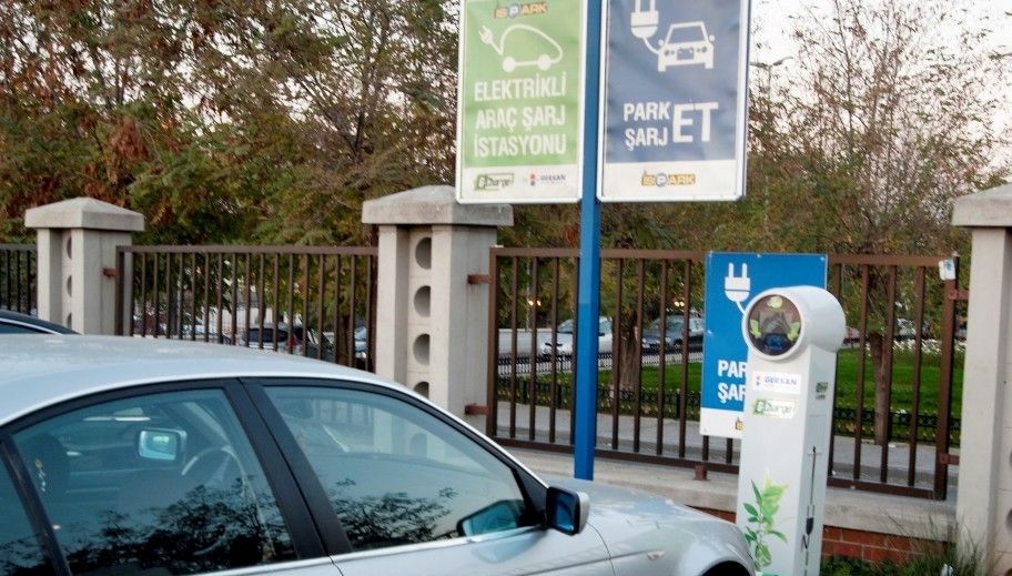 İSPARK otoparklarına elektrikli şarj istasyonu kurulacak