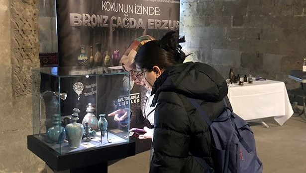 Kokunun 5 bin yıllık tarihi ‘Kokunun İzinde: Bronz Çağda Erzurum’ standında