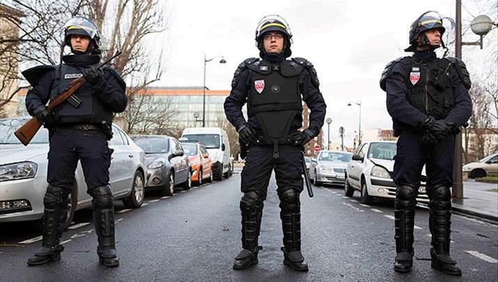 Paris’te polisin protestocuları tehdit etmesine ait isimli soruşturma açıldı