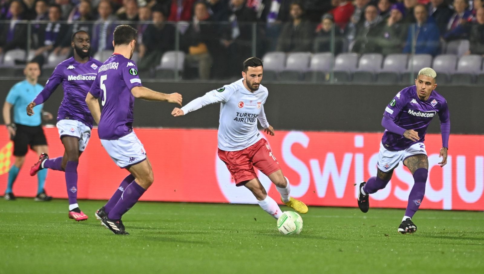 Sivasspor-Fiorentina rövanş maçı ne vakit, saat kaçta, hangi kanalda ve şifresiz mi?