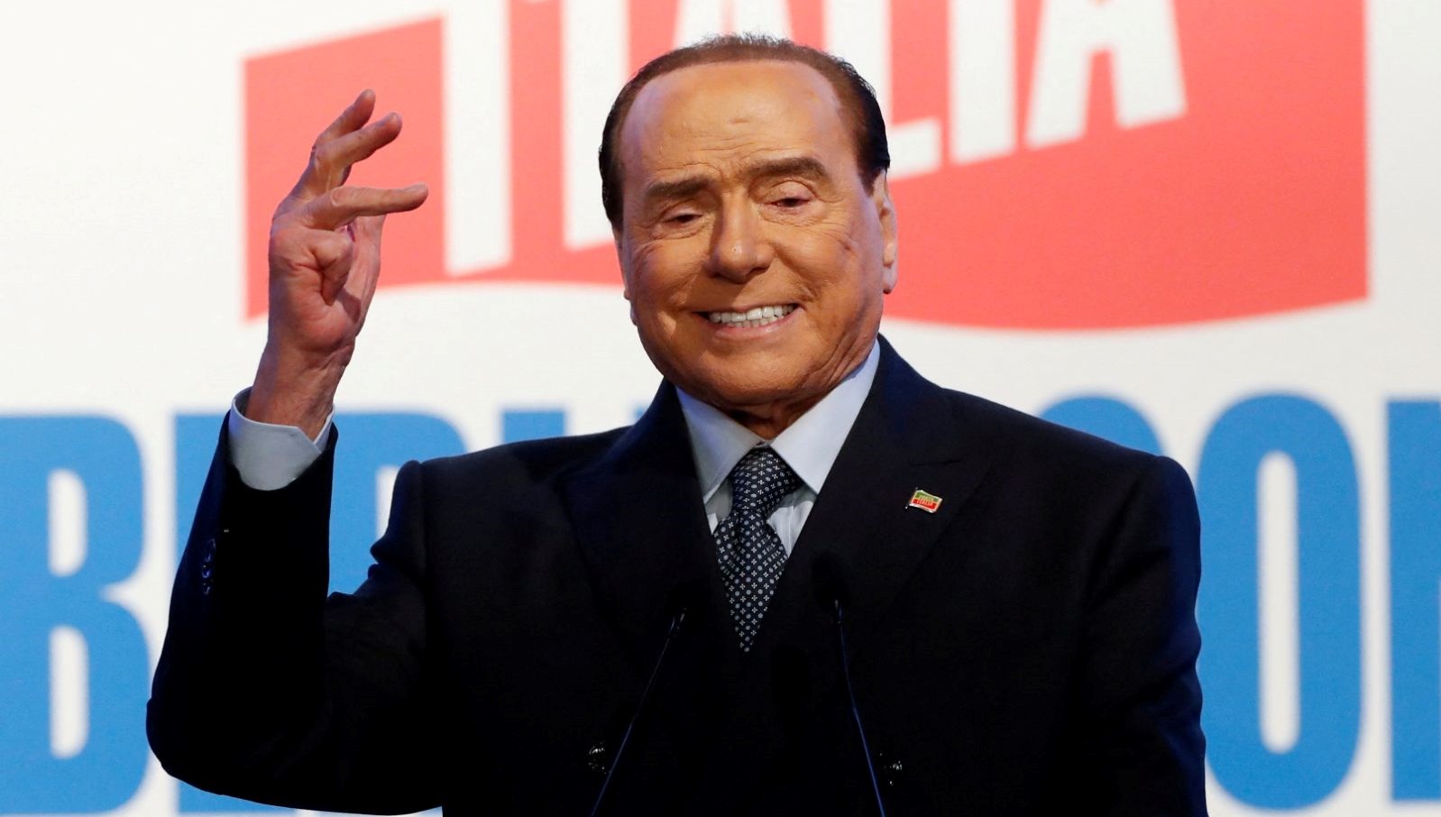 Eski İtalya Başbakanı Berlusconi ağır bakımda