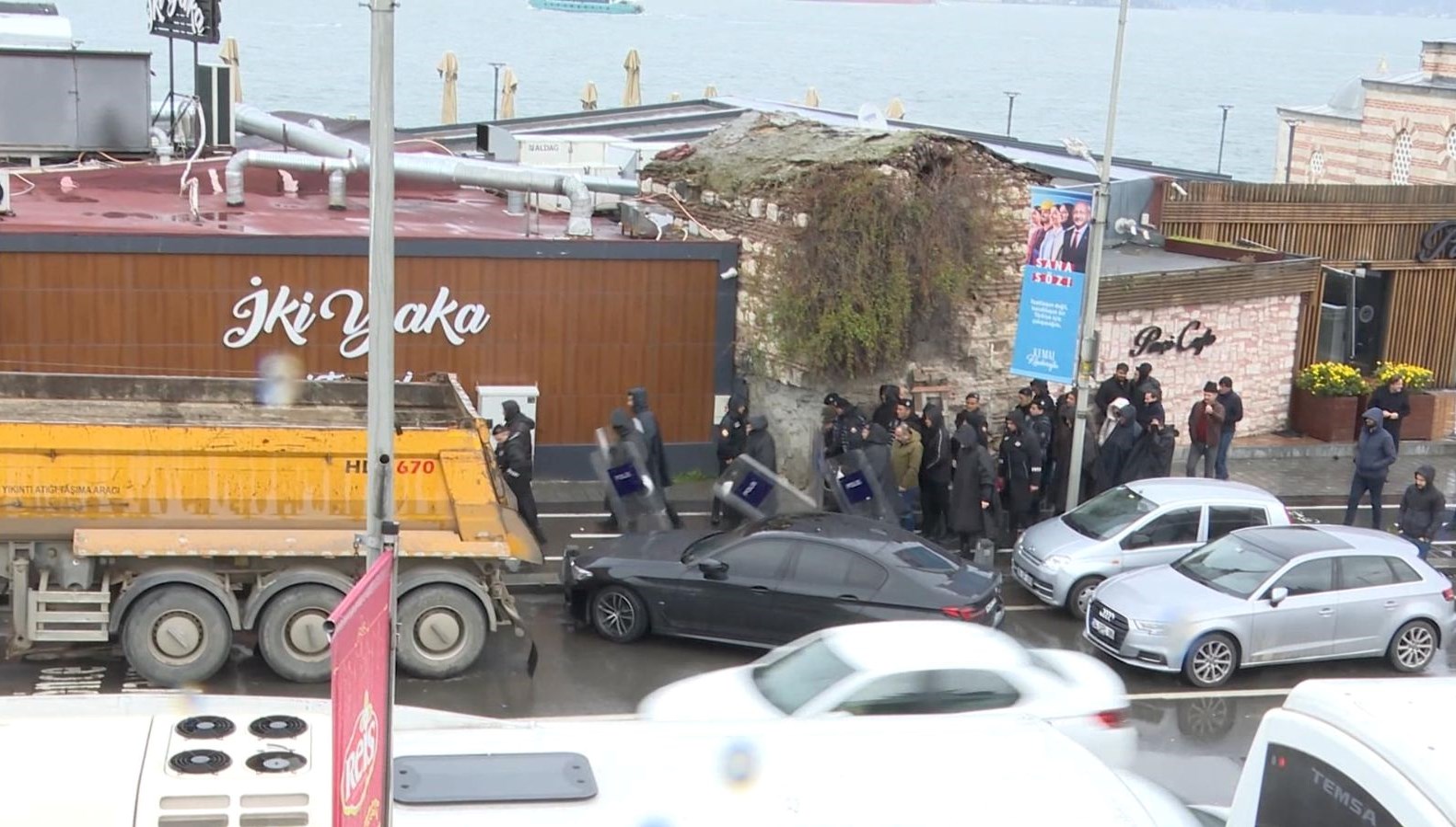 İBB ile Üsküdar Kaymakamlığı arasında sahilde yıkım tartışması