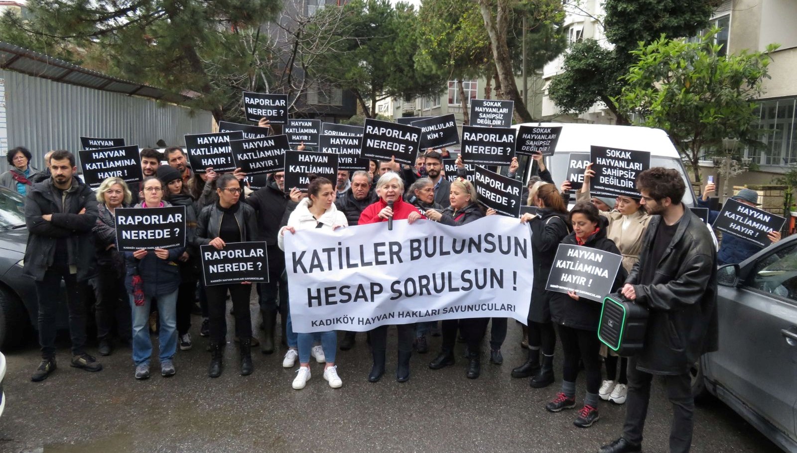 Kadıköy’de hayvanseverlerden aksiyon