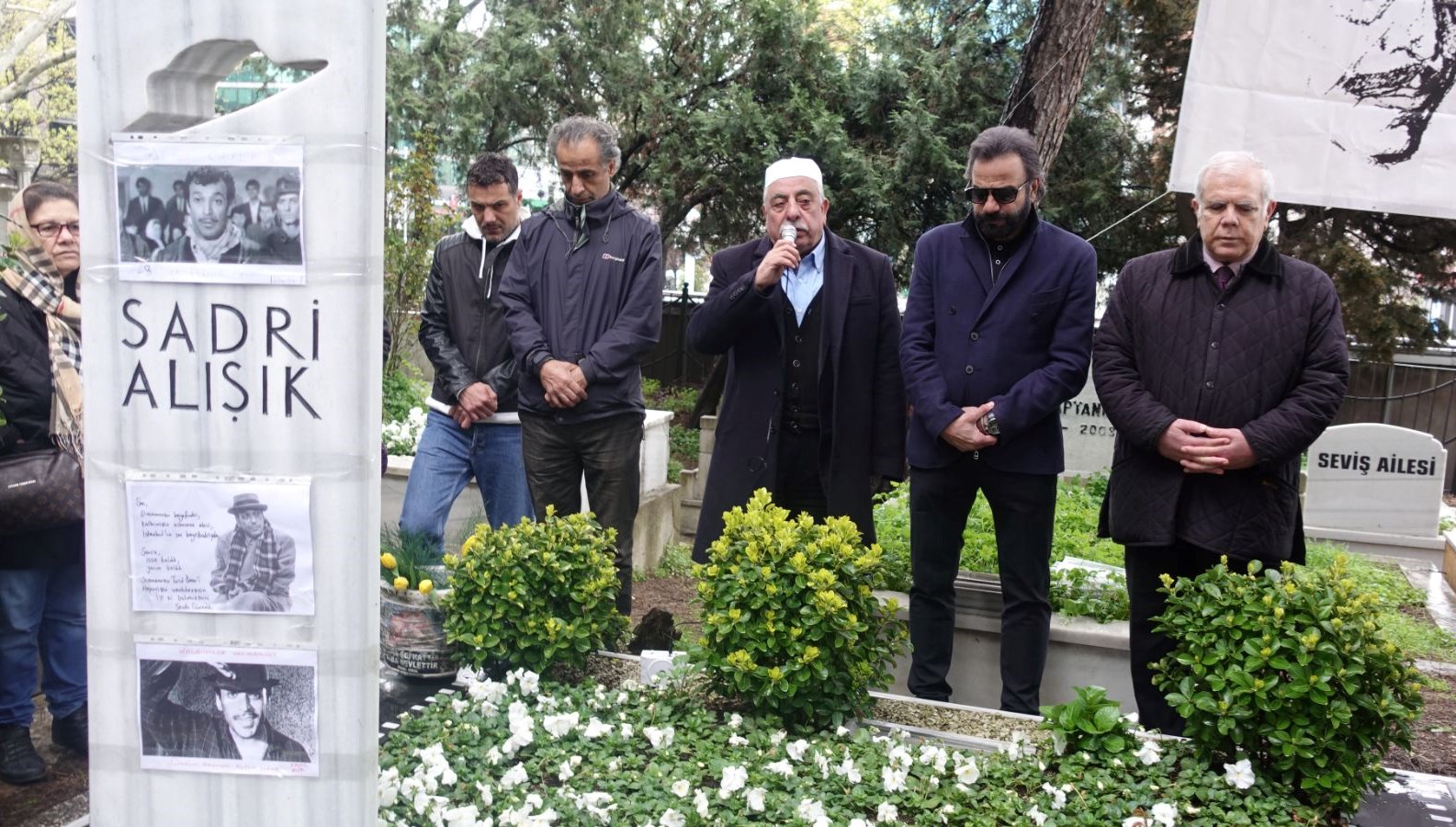 Sadri Alışık doğum gününde mezarı başında anıldı