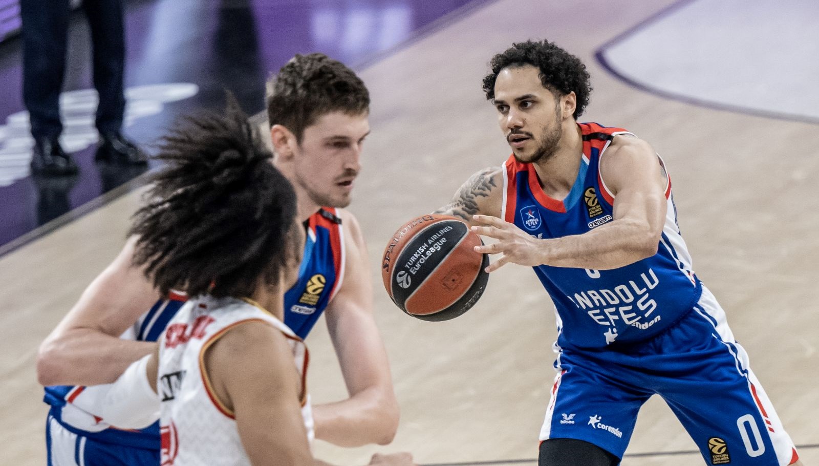 THY Euroleague: Anadolu Efes galibiyetle veda etti