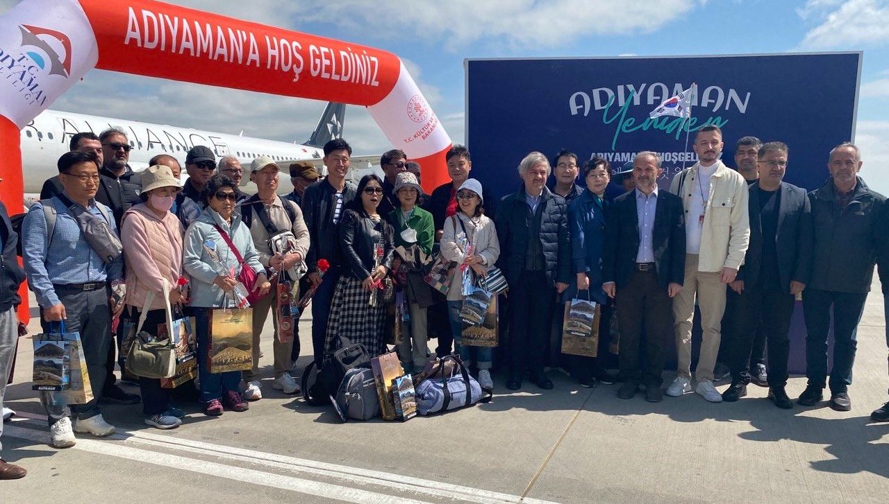 Zelzele bölgesine dönemin birinci turist kafilesi geldi