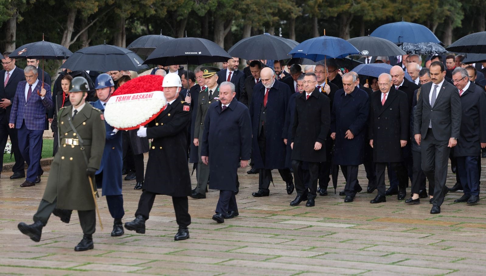 Devlet erkanından Anıtkabir ziyareti