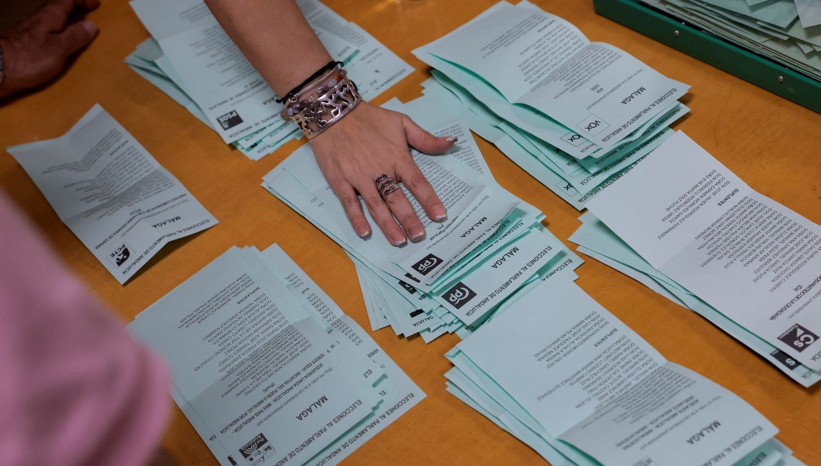 İspanya’da 35 milyon seçmen, pazar günü sandığa gidiyor