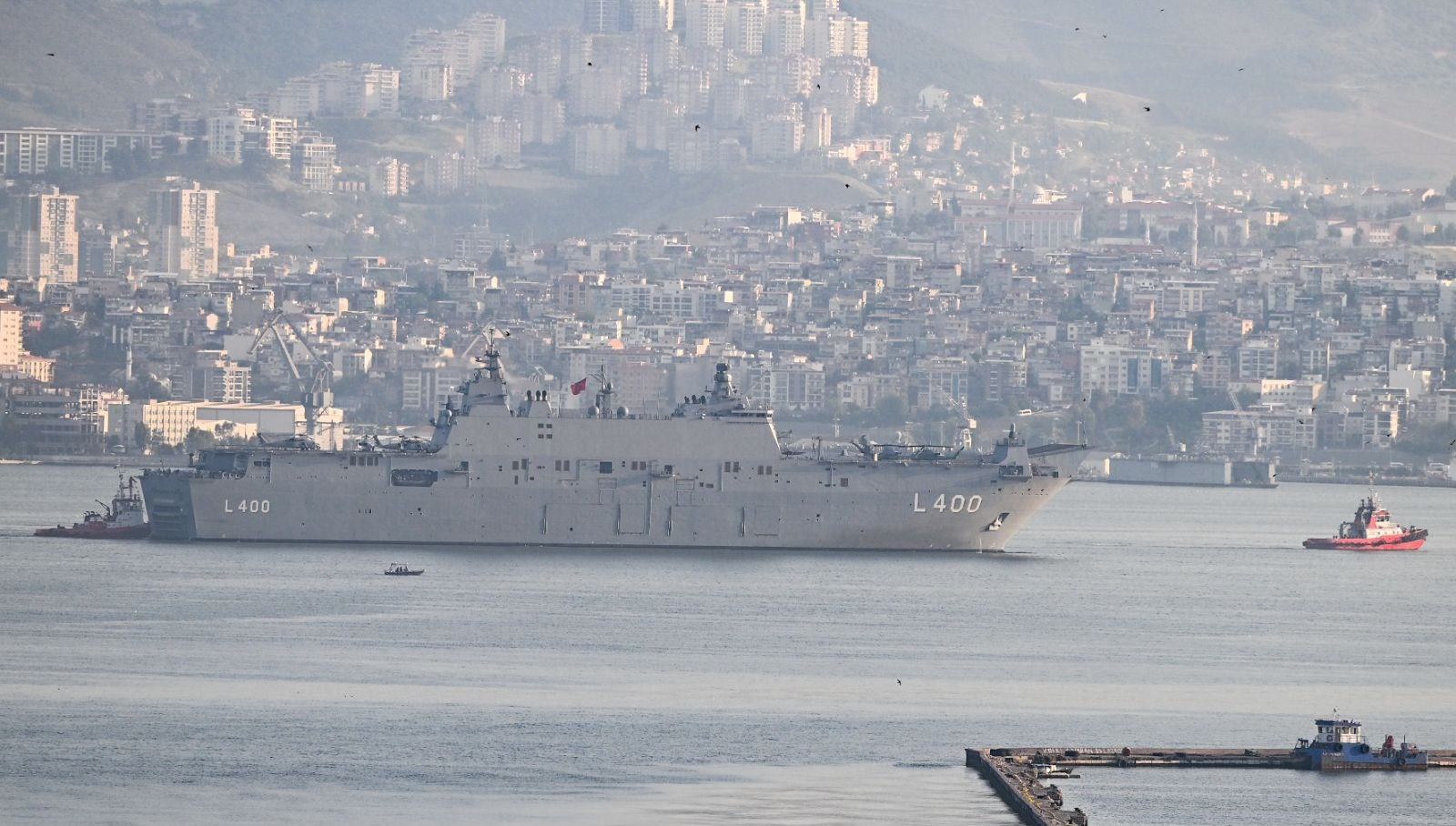 TCG Anadolu, İzmir Alsancak Limanı’nda