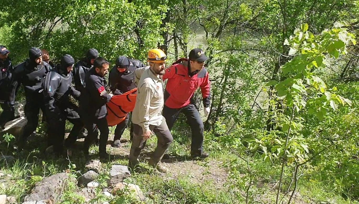 Tunceli’de kaybolan gençlerden birinin daha cansız vücudu bulundu