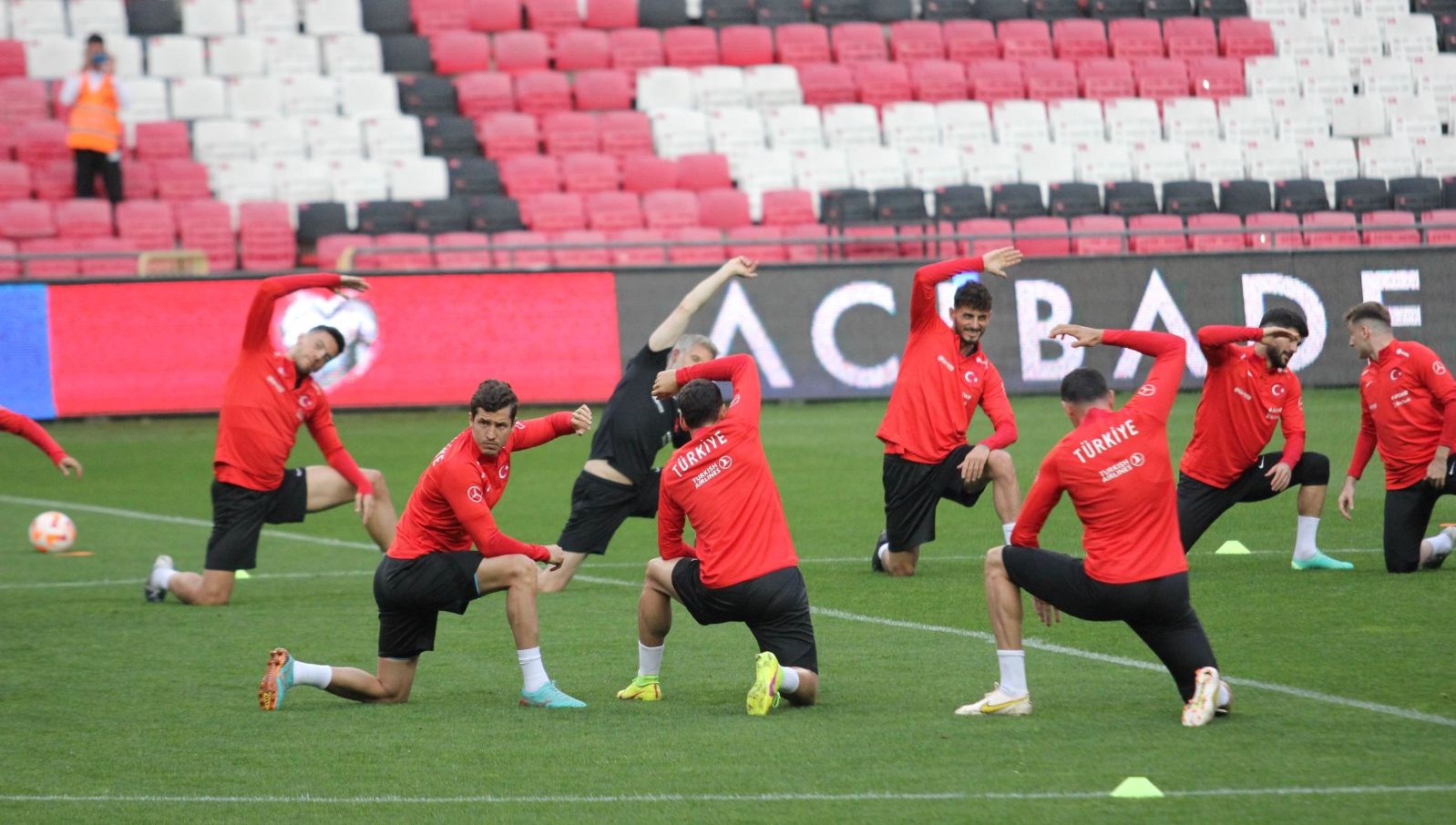 A Ulusal Futbol Grubu, Galler ile liderlik gayretine çıkıyor