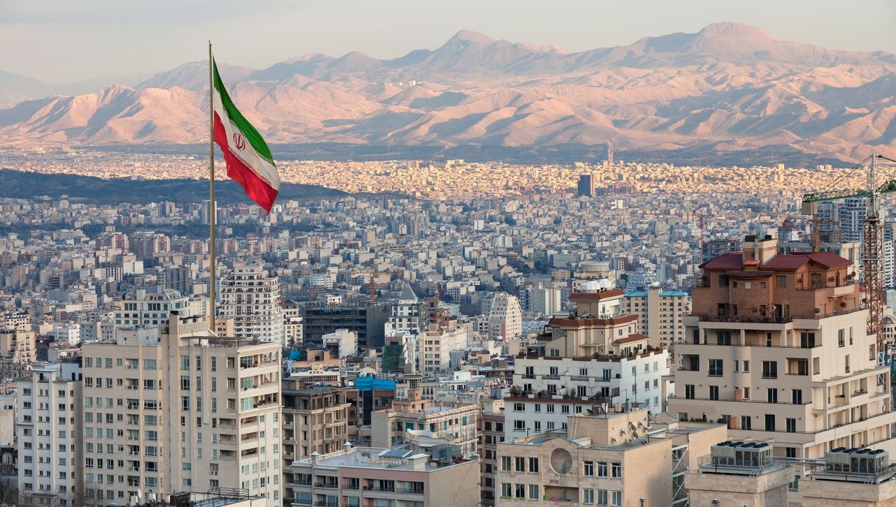 Azerbaycan, vatandaşlarını İran’a seyahat etmemeleri konusunda uyardı