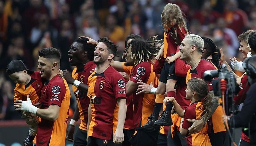 Galatasaray’da 20 futbolcuyu birinci şampiyonluk heyecanı sardı