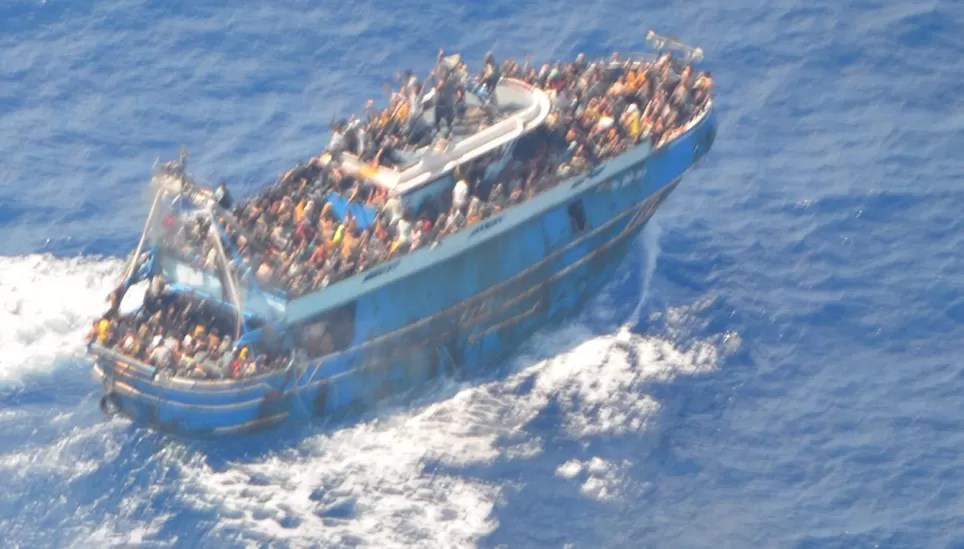 Göçmen teknesi göz nazaran göre mi battı? Yunan yetkililerin kuşkulu açıklamaları