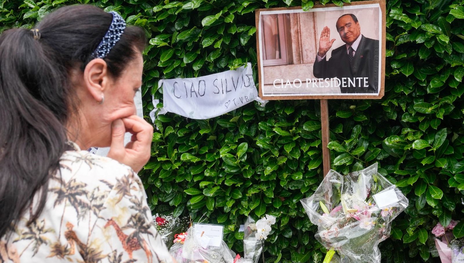 İtalya’da Berlusconi için “ulusal yas” kararı krize neden oldu