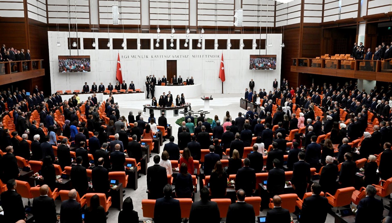 Meclis’te yeni haftada 2 kıymetli gelişme: Kabine yemin edecek, Meclis Lideri seçilecek