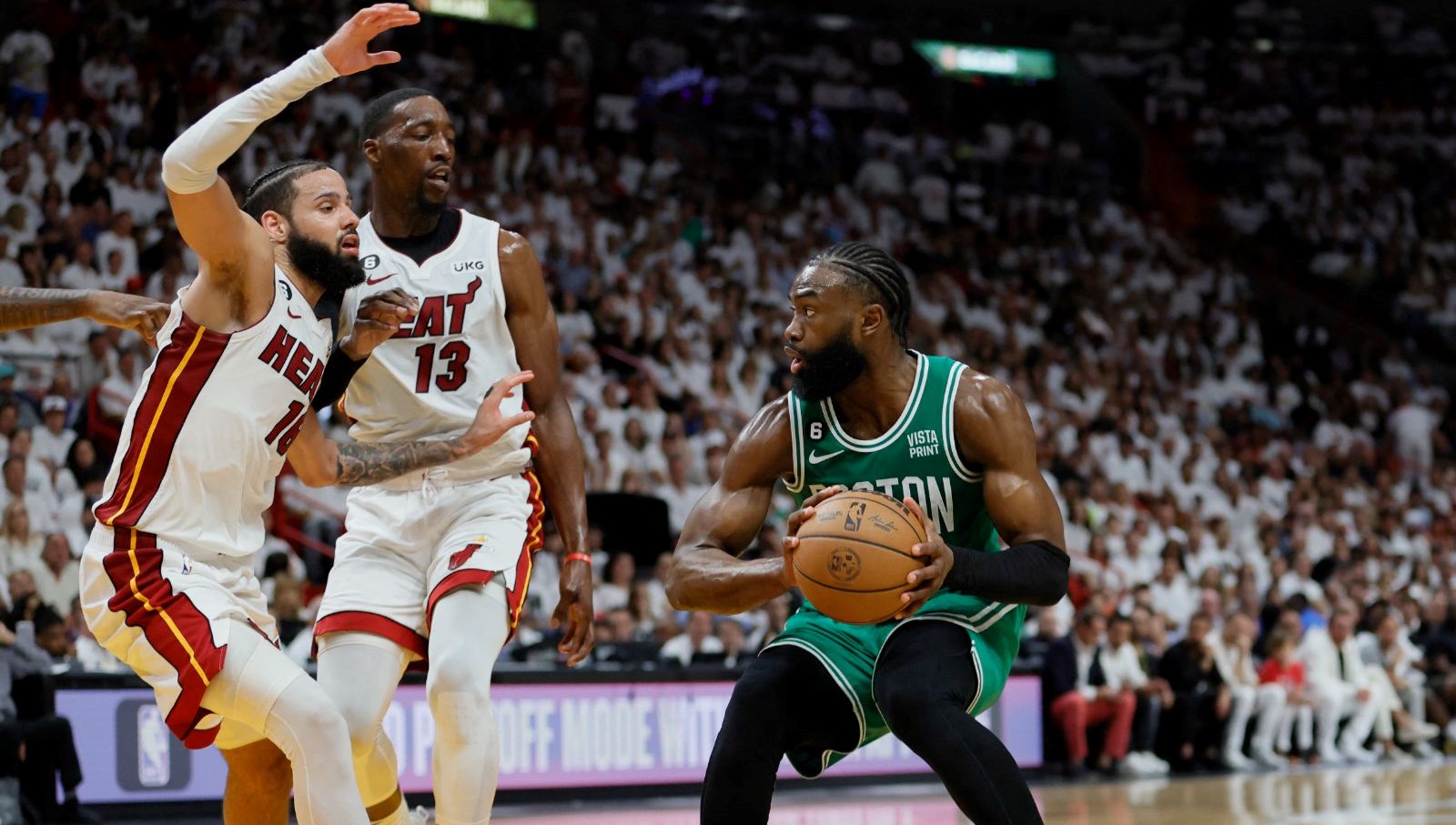 NBA’de finalin ismi muhakkak oldu