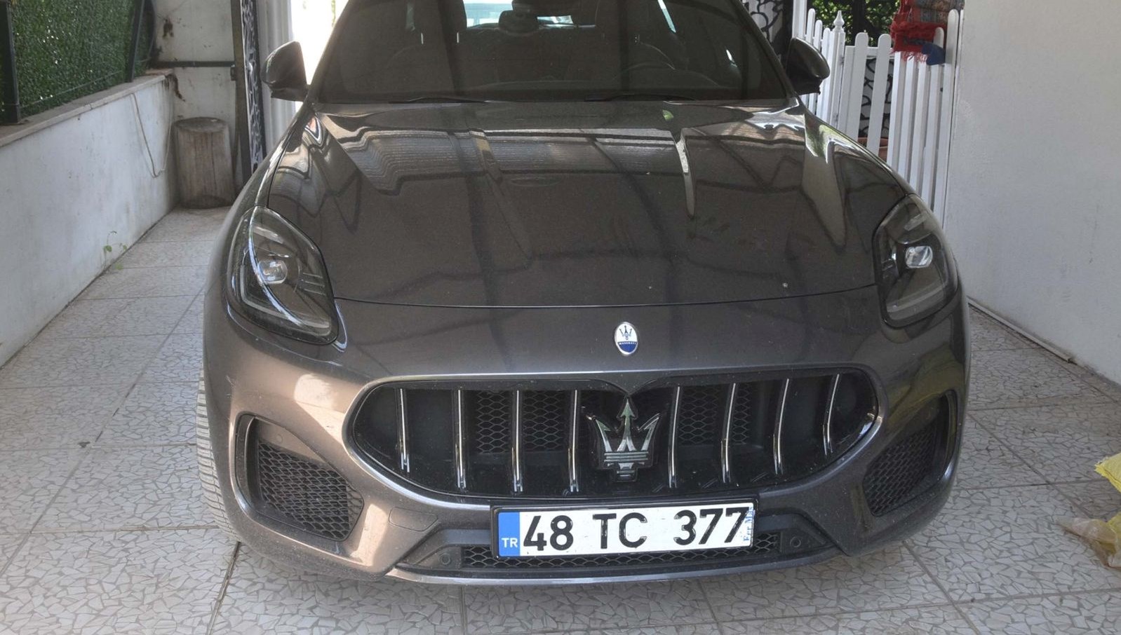 Maseratili polis memuru açığa alındı