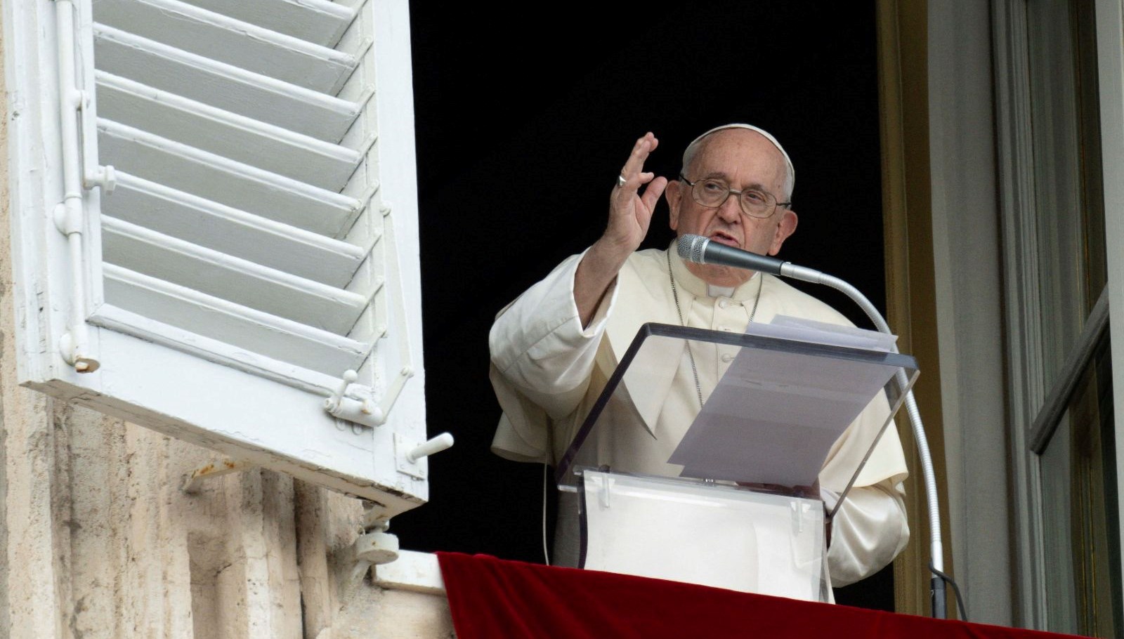 Papa Franciscus’tan Kur’an-ı Kerim yakılmasına reaksiyon: Tiksiniyorum