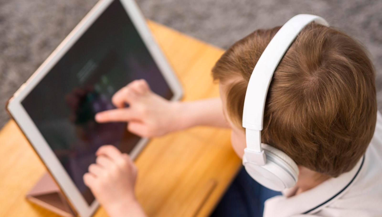 Çocuklar, dijital kütüphanelerle okuma alışkanlığı kazanıyor