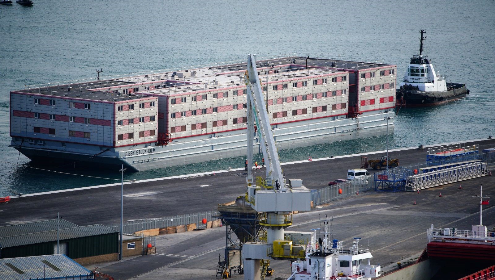 İngiltere’de sığınmacıların barındırılacağı dev gemi için “yüzen hapishane” eleştirisi