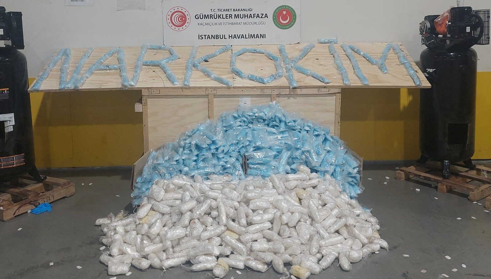 İstanbul Havalimanı’nda 427 kilogram metamfetamin ele geçirildi