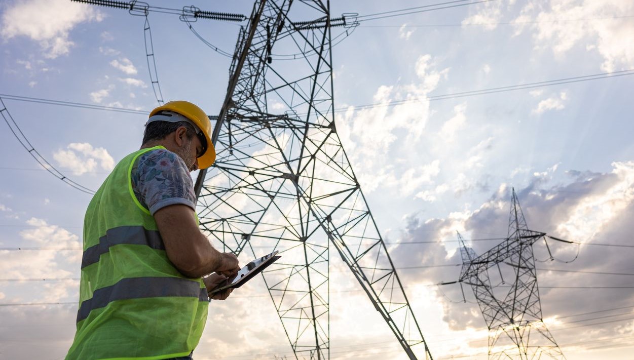 Çok sıcaklar elektrik şebekelerini zorluyor