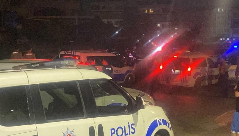 Kocaeli’de takımların durdurduğu araçtan ateş açıldı: 1 polis yaralı