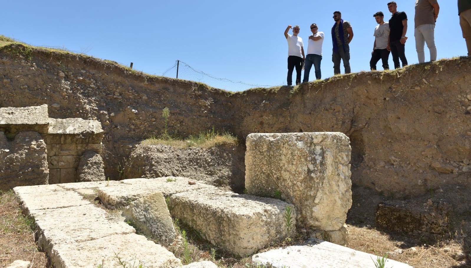Pompeipolis Antik Kenti’ndeki anıtsal yapılar çok uluslu hafriyat grubuyla gün yüzüne çıkarılıyor