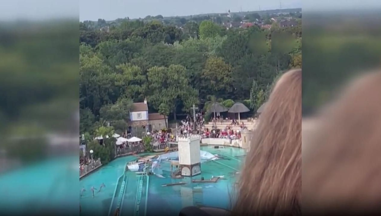 Almanya’nın en büyük tema parkında şov kazası: 7 yaralı